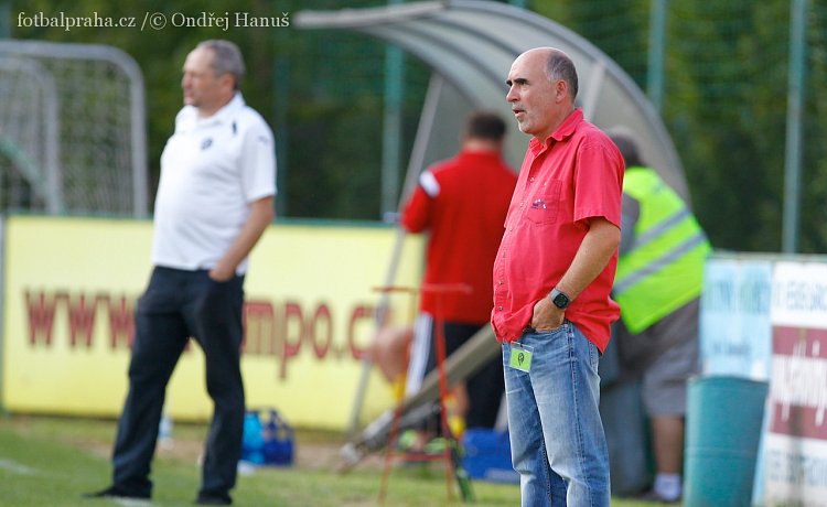 Budeme chtít vyhrávat a dávat hodně gólů, říká nový trenér Třeboradic Rambousek